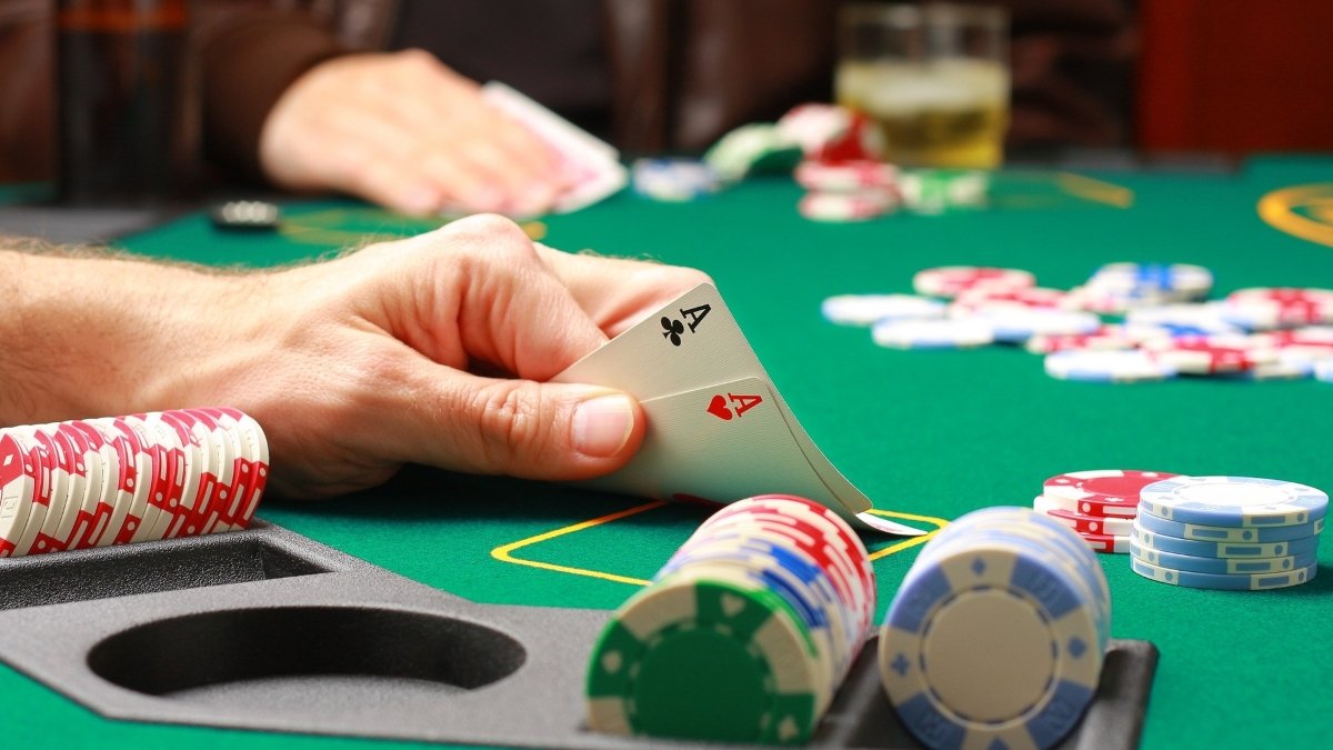 Poker im online Casino kostenlos spielen: Ohne Anmeldung und Download