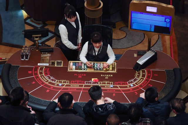 Ist es möglich, den Dealer in Live-Online-Casinos zu überbieten?