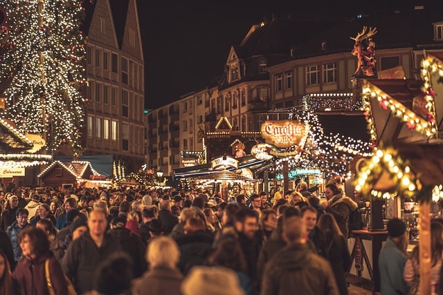 Schweizer Weihnachtsmärkte 2023: Ein Festführer zu den besten Weihnachtsmärkten